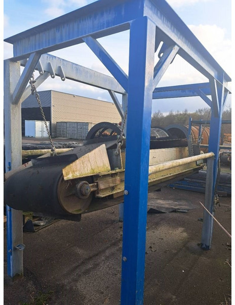 Powerscreen Magnet belt conveyor with frame 2100x - Engins de chantier: photos 4 Powerscreen Magnet belt conveyor with frame 2100x - Engins de chantier: photos 4