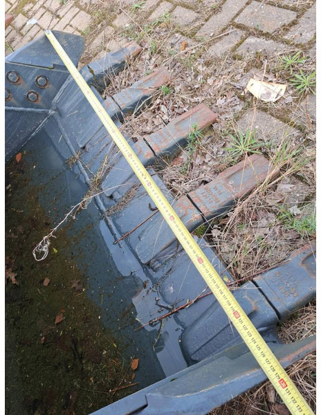 Hyundai Excavator Digging Bucket 140, 61K4-30701 - Godet pour Engins de chantier: photos 3 Hyundai Excavator Digging Bucket 140, 61K4-30701 - Godet pour Engins de chantier: photos 3