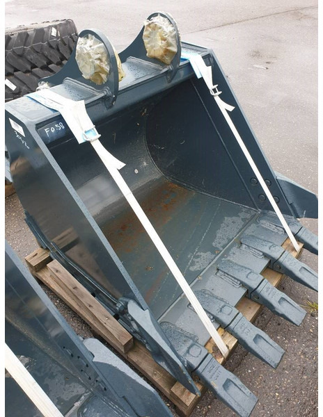 Hyundai Excavator digging bucket 140, 61K4-30101 - Godet pour Engins de chantier: photos 5 Hyundai Excavator digging bucket 140, 61K4-30101 - Godet pour Engins de chantier: photos 5