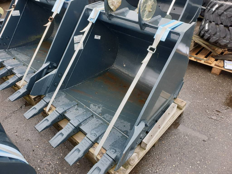 Hyundai Excavator digging bucket 140, 61K4-30101 - Godet pour Engins de chantier: photos 1 Hyundai Excavator digging bucket 140, 61K4-30101 - Godet pour Engins de chantier: photos 1
