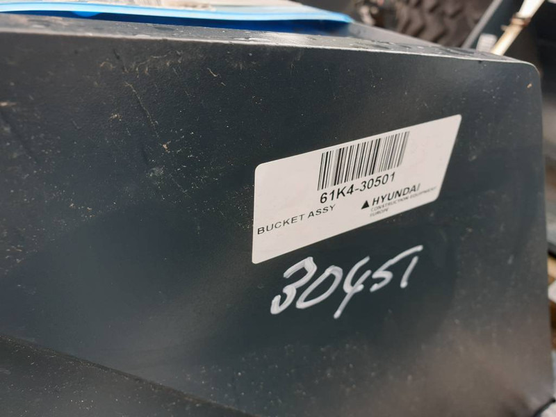 Hyundai Excavator digging bucket 140, 61K4-30501 - Godet pour Engins de chantier: photos 5 Hyundai Excavator digging bucket 140, 61K4-30501 - Godet pour Engins de chantier: photos 5