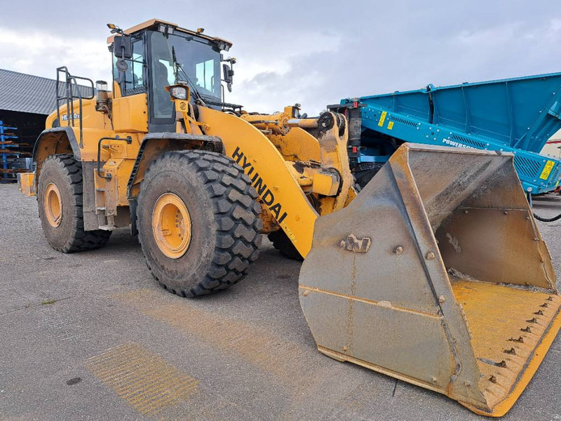 Hyundai HL980XT - Chargeuse sur pneus: photos 1 Hyundai HL980XT - Chargeuse sur pneus: photos 1