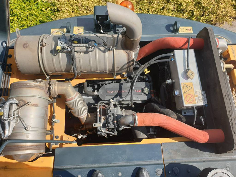 Pelle sur pneus Hyundai HW160: photos 12