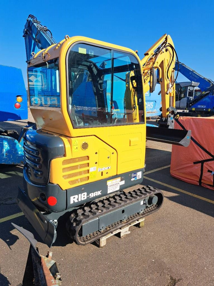 Hyundai R18-9AK - Mini pelle: photos 3 Hyundai R18-9AK - Mini pelle: photos 3