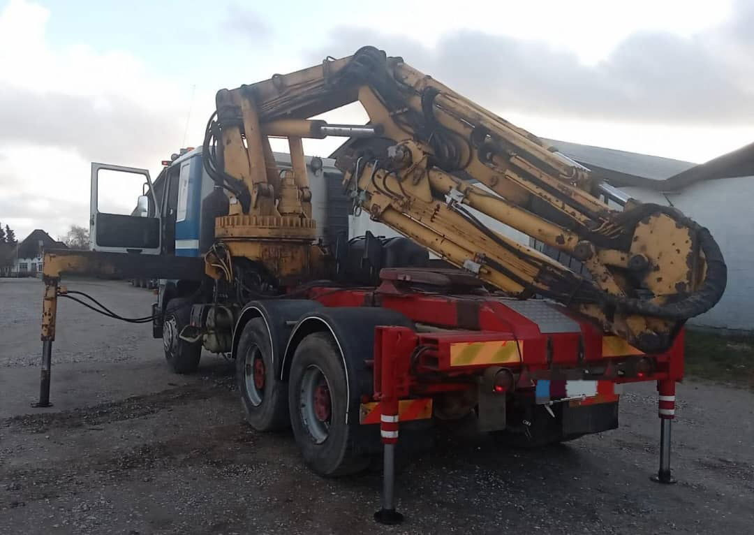 Scania R143-450 V8 Tractor unit with crane - Tracteur routier: photos 4 Scania R143-450 V8 Tractor unit with crane - Tracteur routier: photos 4