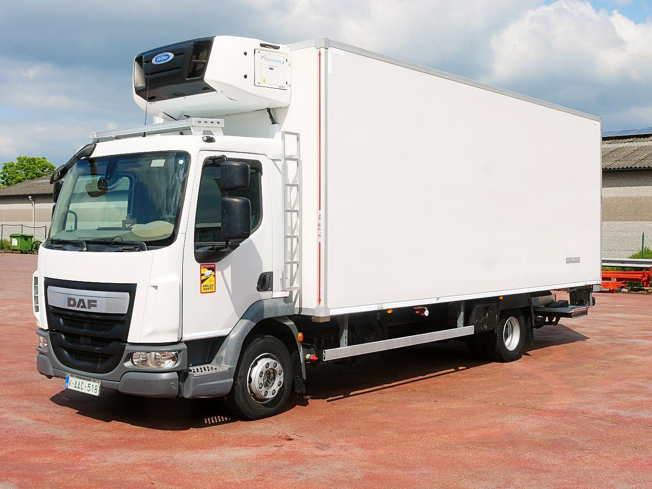 DAF 180.12 LF FA KUHLKOFFER CARRIER SUPRA 850 MULTI - Camion frigorifique: photos 4 DAF 180.12 LF FA KUHLKOFFER CARRIER SUPRA 850 MULTI - Camion frigorifique: photos 4