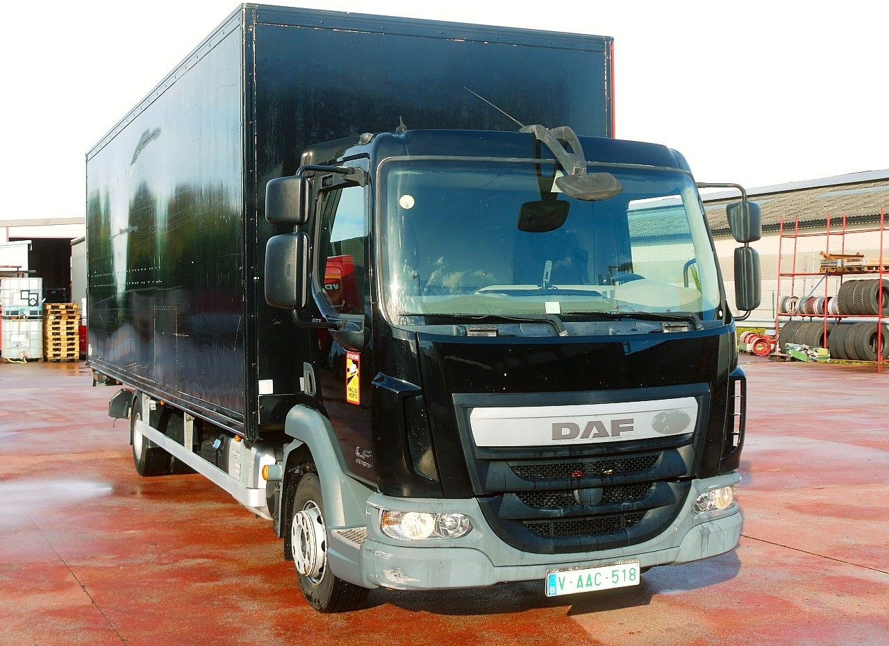 DAF LF 180 12 MEUBEL KOFFER LBW LUFT FEDERUNG AIRCO - Camion fourgon: photos 1 DAF LF 180 12 MEUBEL KOFFER LBW LUFT FEDERUNG AIRCO - Camion fourgon: photos 1