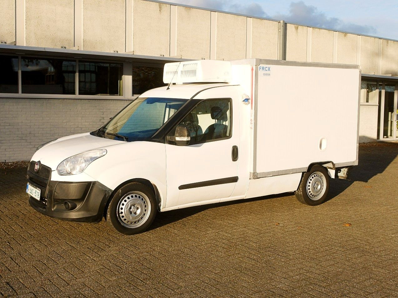 Fiat DOBLO 1.6 KUHLKOFFER CARRIER XARIOS -20 / AIRCO - Utilitaire frigorifique: photos 5 Fiat DOBLO 1.6 KUHLKOFFER CARRIER XARIOS -20 / AIRCO - Utilitaire frigorifique: photos 5