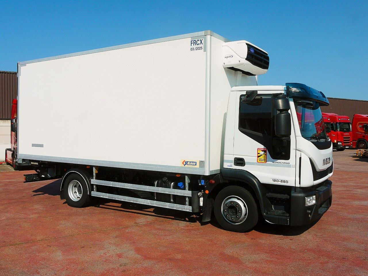 Iveco 120E28 KUHLKOFFER FLEISH BAHNEN CARRIER  XARIOS - Camion frigorifique: photos 3 Iveco 120E28 KUHLKOFFER FLEISH BAHNEN CARRIER  XARIOS - Camion frigorifique: photos 3