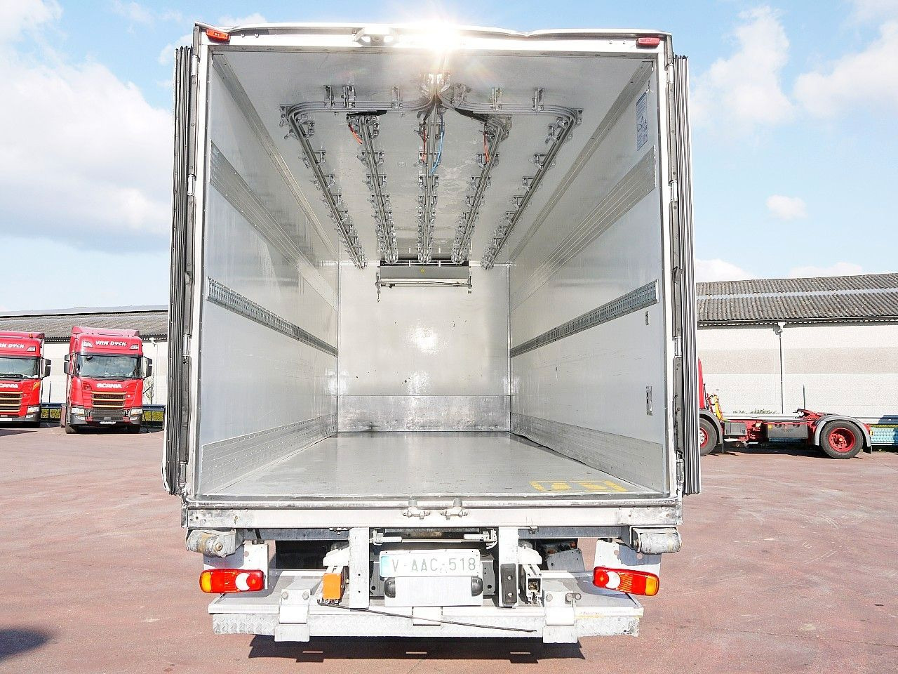 Camion frigorifique Iveco 140E18 FLEISH KUHLKOFFER CARRIER SUPRA 550 LBW Iveco 140E18 FLEISH KUHLKOFFER CARRIER SUPRA 550 LBW: photos 9