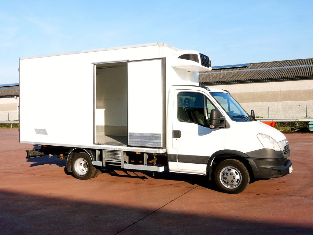 Iveco 35C13 DAILY KUHLKOFFER 4.4m CARIER PULSOR 600 MT - Utilitaire frigorifique: photos 4 Iveco 35C13 DAILY KUHLKOFFER 4.4m CARIER PULSOR 600 MT - Utilitaire frigorifique: photos 4