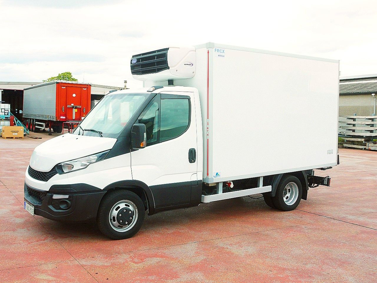 Iveco 35C13 DAILY KUHLKOFFER CARRIER XARIOS 600 - Utilitaire frigorifique: photos 3 Iveco 35C13 DAILY KUHLKOFFER CARRIER XARIOS 600 - Utilitaire frigorifique: photos 3