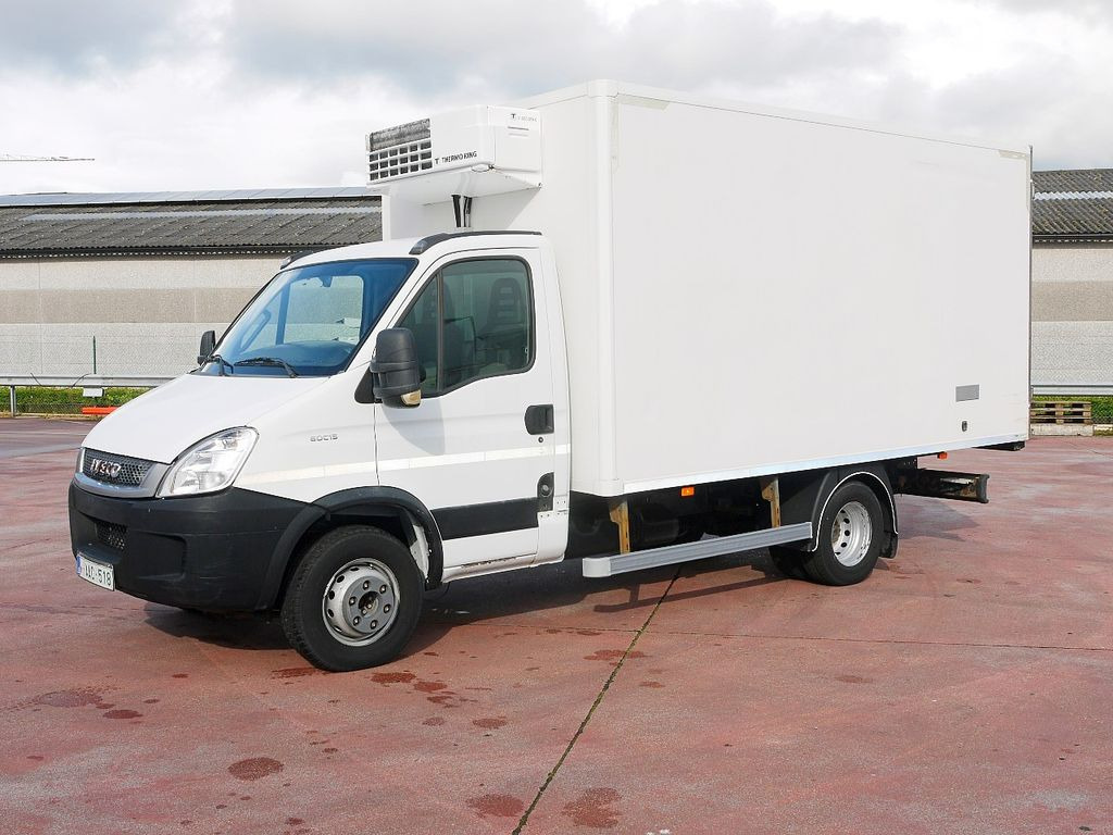 Iveco 60C15 65 70 DAILY KUHLKOFFER THERMOKING V500 A/C - Utilitaire frigorifique: photos 4 Iveco 60C15 65 70 DAILY KUHLKOFFER THERMOKING V500 A/C - Utilitaire frigorifique: photos 4