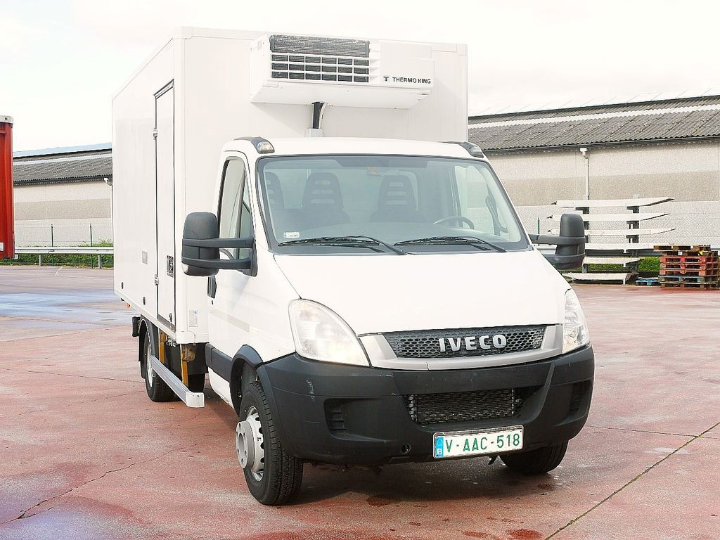 Iveco 60C15 65 70 DAILY KUHLKOFFER THERMOKING V500 A/C - Utilitaire frigorifique: photos 1 Iveco 60C15 65 70 DAILY KUHLKOFFER THERMOKING V500 A/C - Utilitaire frigorifique: photos 1