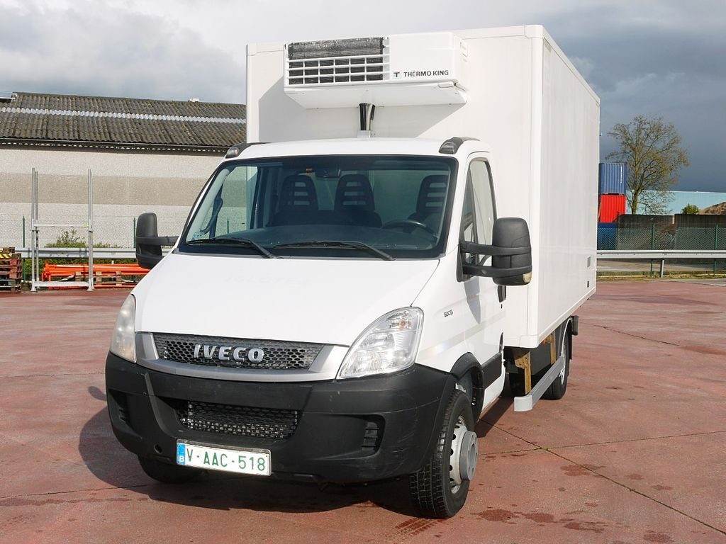 Iveco 60C15 65 70 DAILY KUHLKOFFER THERMOKING V500 A/C - Utilitaire frigorifique: photos 5 Iveco 60C15 65 70 DAILY KUHLKOFFER THERMOKING V500 A/C - Utilitaire frigorifique: photos 5