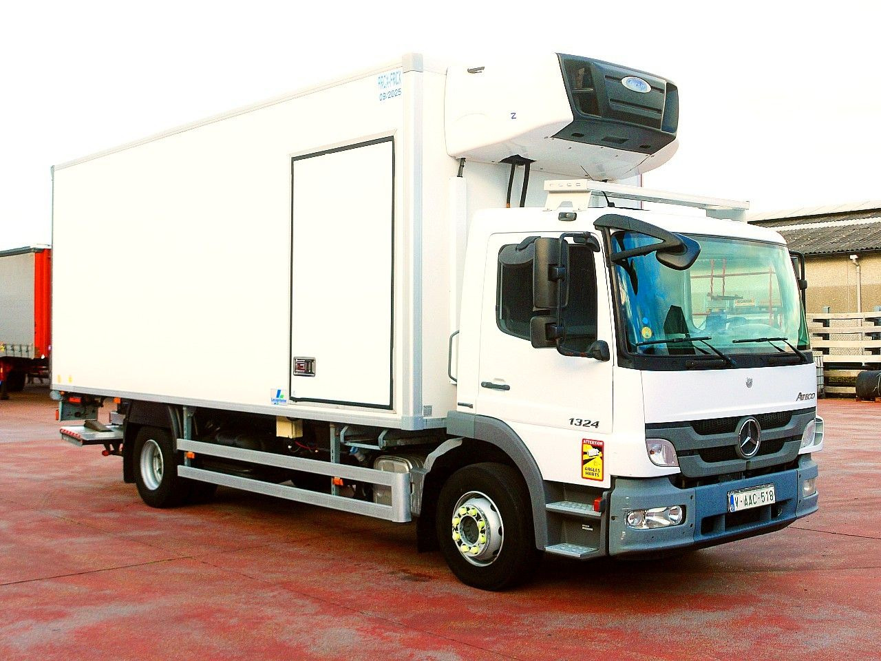 Mercedes-Benz 1324 ATEGO CARRIER SUPRA 1000MT CITY Z. A/C LUFT - Camion frigorifique: photos 2 Mercedes-Benz 1324 ATEGO CARRIER SUPRA 1000MT CITY Z. A/C LUFT - Camion frigorifique: photos 2