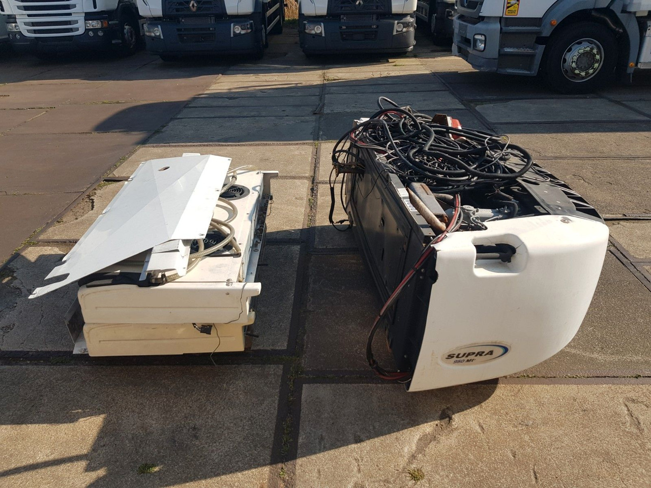 Mercedes-Benz 1829 AXOR NUR CARRIER SUPRA 950 MULTI TEMP. - Camion frigorifique: photos 4 Mercedes-Benz 1829 AXOR NUR CARRIER SUPRA 950 MULTI TEMP. - Camion frigorifique: photos 4