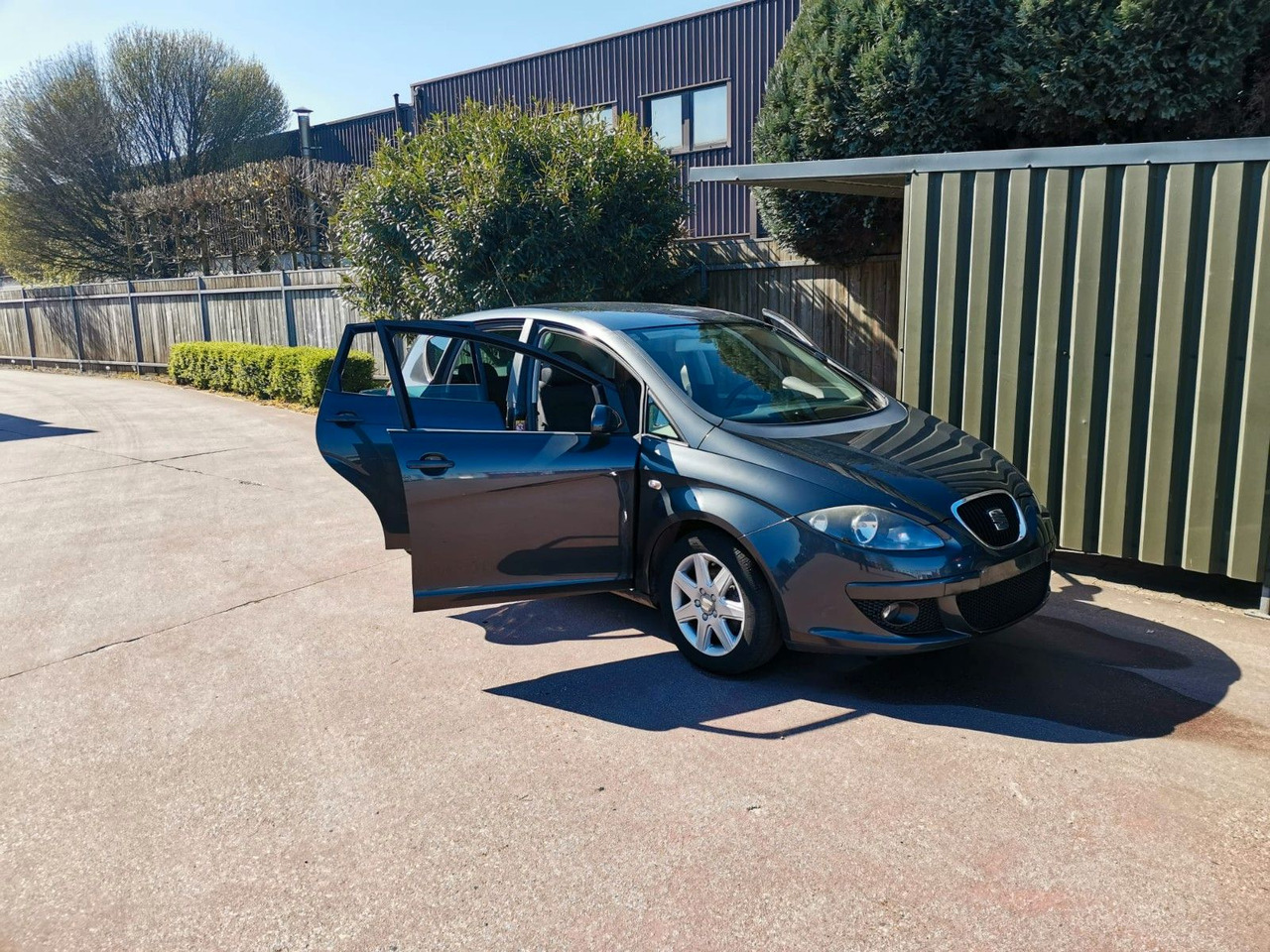 Seat Altea Stylance / Style LEDER / KLIMA top zustand - Voiture: photos 1 Seat Altea Stylance / Style LEDER / KLIMA top zustand - Voiture: photos 1