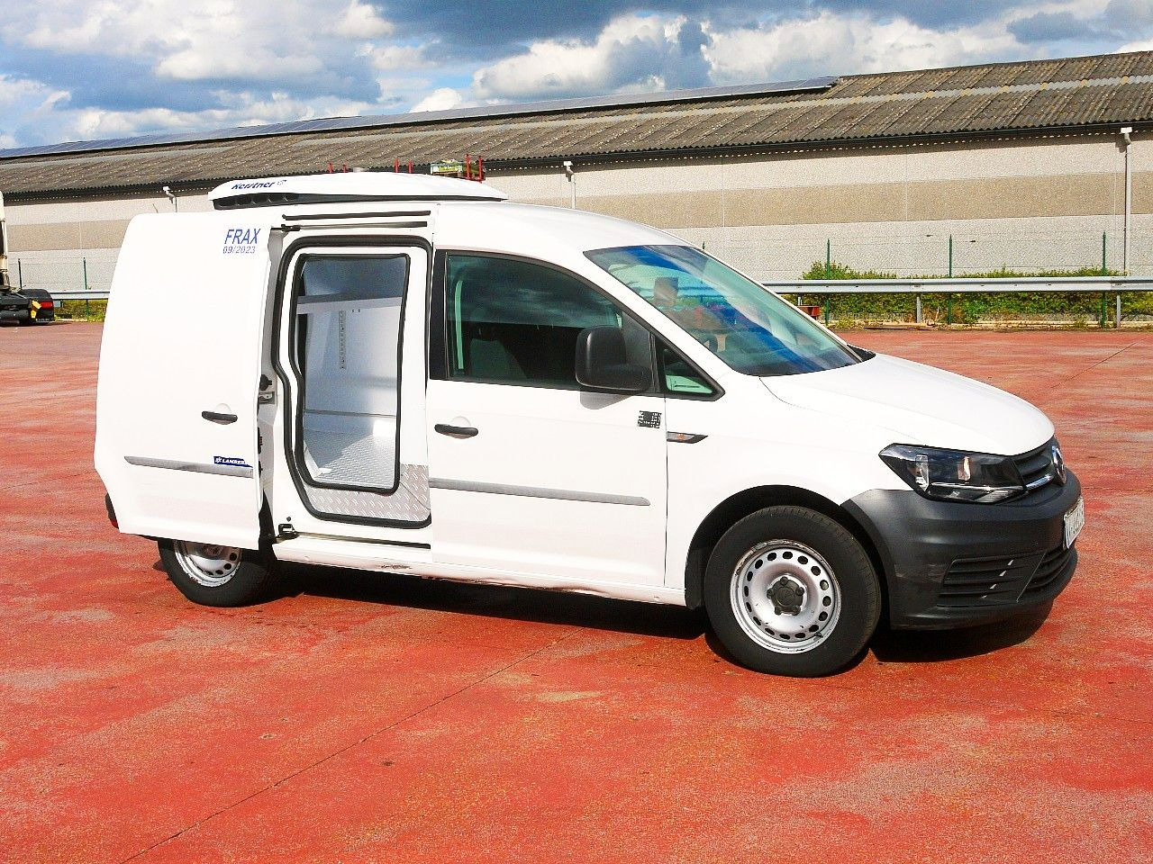 Volkswagen CADDY 2.0 KONVEKTA -2c A/C €6 - Utilitaire frigorifique: photos 3 Volkswagen CADDY 2.0 KONVEKTA -2c A/C €6 - Utilitaire frigorifique: photos 3