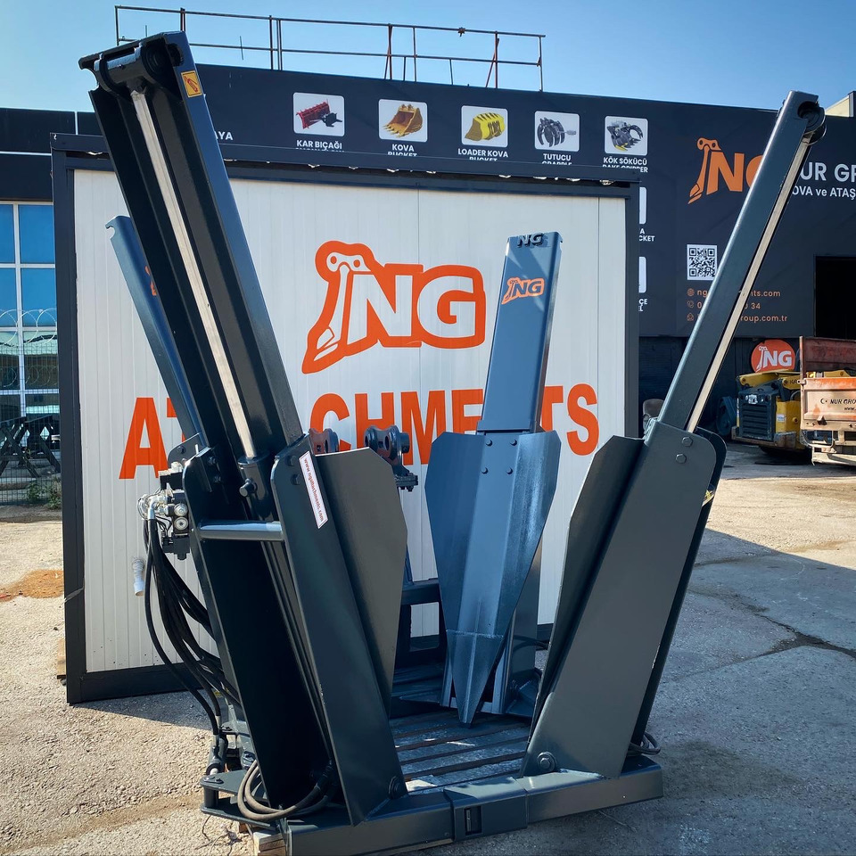 Tree Spade Attachment - stock - Pinces pour Chargeuse sur pneus: photos 1 Tree Spade Attachment - stock - Pinces pour Chargeuse sur pneus: photos 1