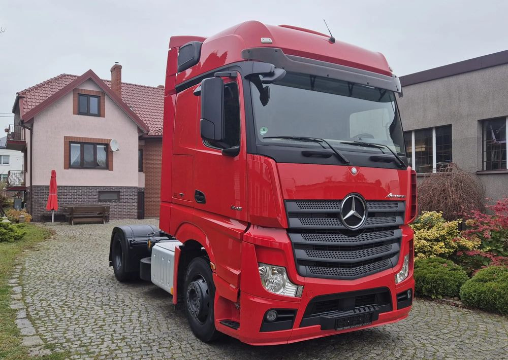 Mercedes-Benz 1845 - Tracteur routier: photos 3 Mercedes-Benz 1845 - Tracteur routier: photos 3