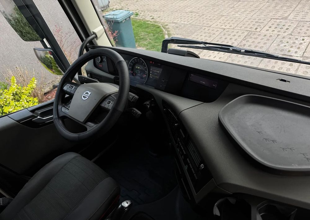 Volvo FH GLOBETROTTER - Tracteur routier: photos 4 Volvo FH GLOBETROTTER - Tracteur routier: photos 4