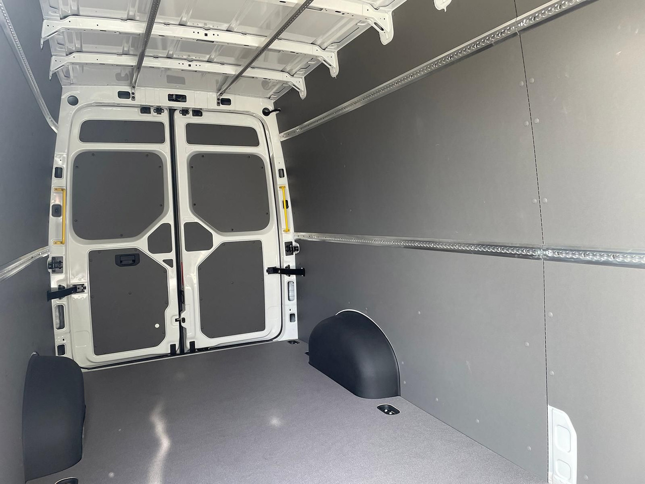 Fourgon utilitaire Volkswagen Crafter Kasten 35 L4H3 KAMERA KLIMA DAB: photos 9