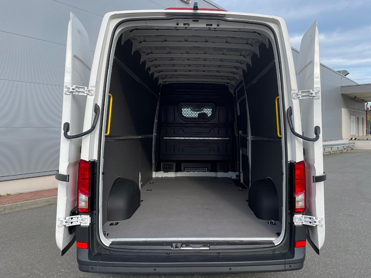 Fourgon utilitaire Volkswagen Crafter Kasten 35 L4H3 KAMERA KLIMA DAB: photos 11