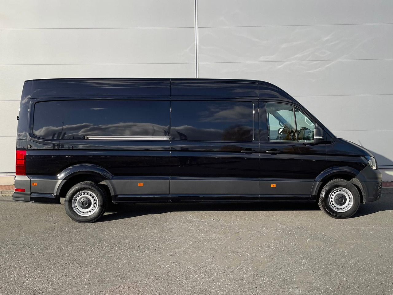 Volkswagen Crafter Kasten 35 L4H3 NAV SITZHZ AHK DAB KAMERA - Fourgon utilitaire: photos 5 Volkswagen Crafter Kasten 35 L4H3 NAV SITZHZ AHK DAB KAMERA - Fourgon utilitaire: photos 5