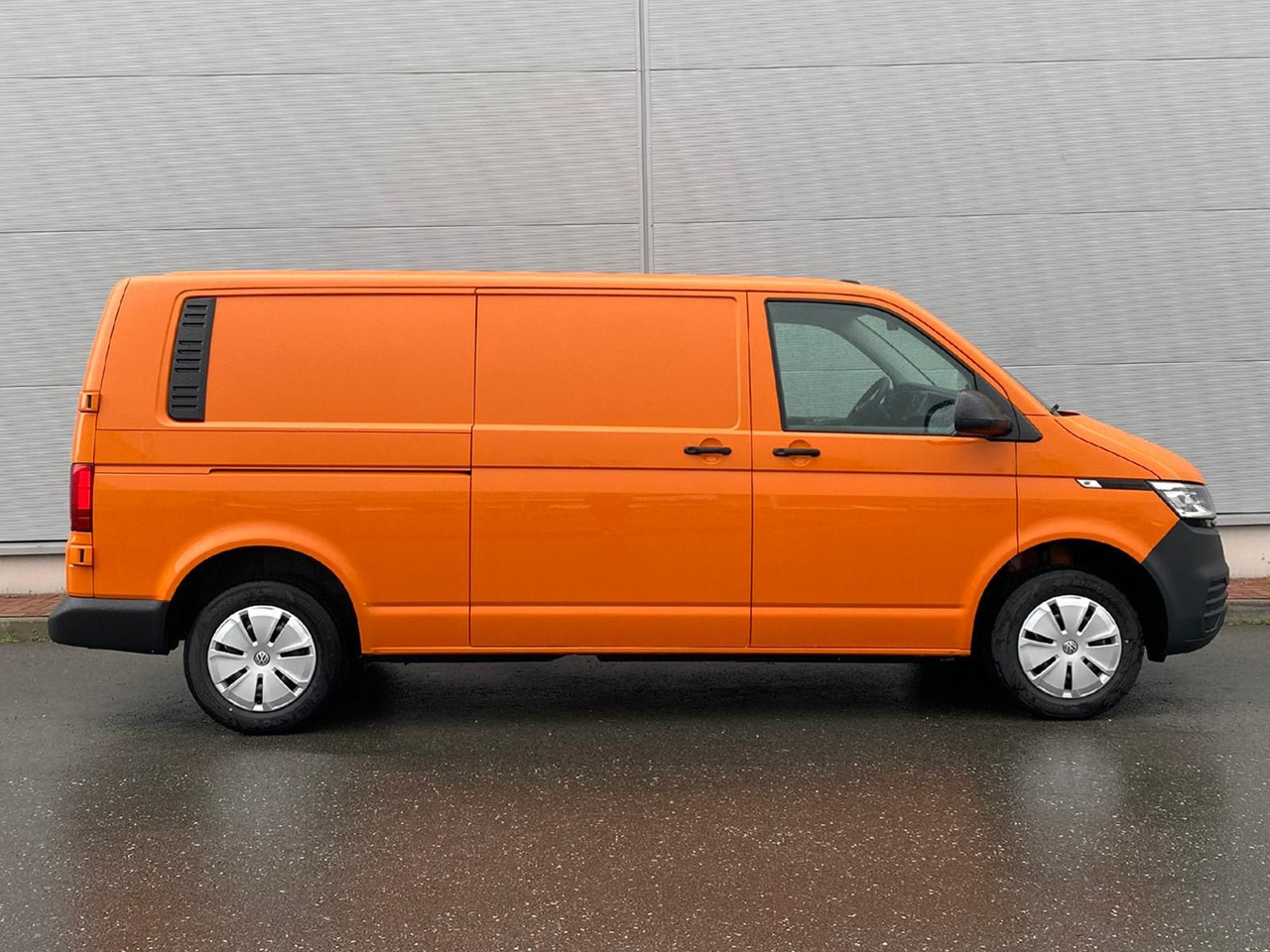 Volkswagen T6.1 Transporter Kasten lang LED PDC KLIMA SITZH - Voiture: photos 5 Volkswagen T6.1 Transporter Kasten lang LED PDC KLIMA SITZH - Voiture: photos 5