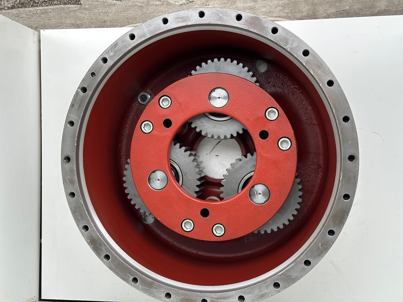 Liebherr Abtriebsglocke ID-Nr.90006899 mit Planetenrad ID-Nr.944428403. Typ:FAT500F522-FAT500F528-FAT500F529-FAT500F559. Typ:PR73605LGP,PR73605XL,PR7363AL,PR7364FLGP,PR736LGP,PR736XL. #90006899.31.07# - Moteur de translation pour Engins de chantier: photos 5 Liebherr Abtriebsglocke ID-Nr.90006899 mit Planetenrad ID-Nr.944428403. Typ:FAT500F522-FAT500F528-FAT500F529-FAT500F559. Typ:PR73605LGP,PR73605XL,PR7363AL,PR7364FLGP,PR736LGP,PR736XL. #90006899.31.07# - Moteur de translation pour Engins de chantier: photos 5