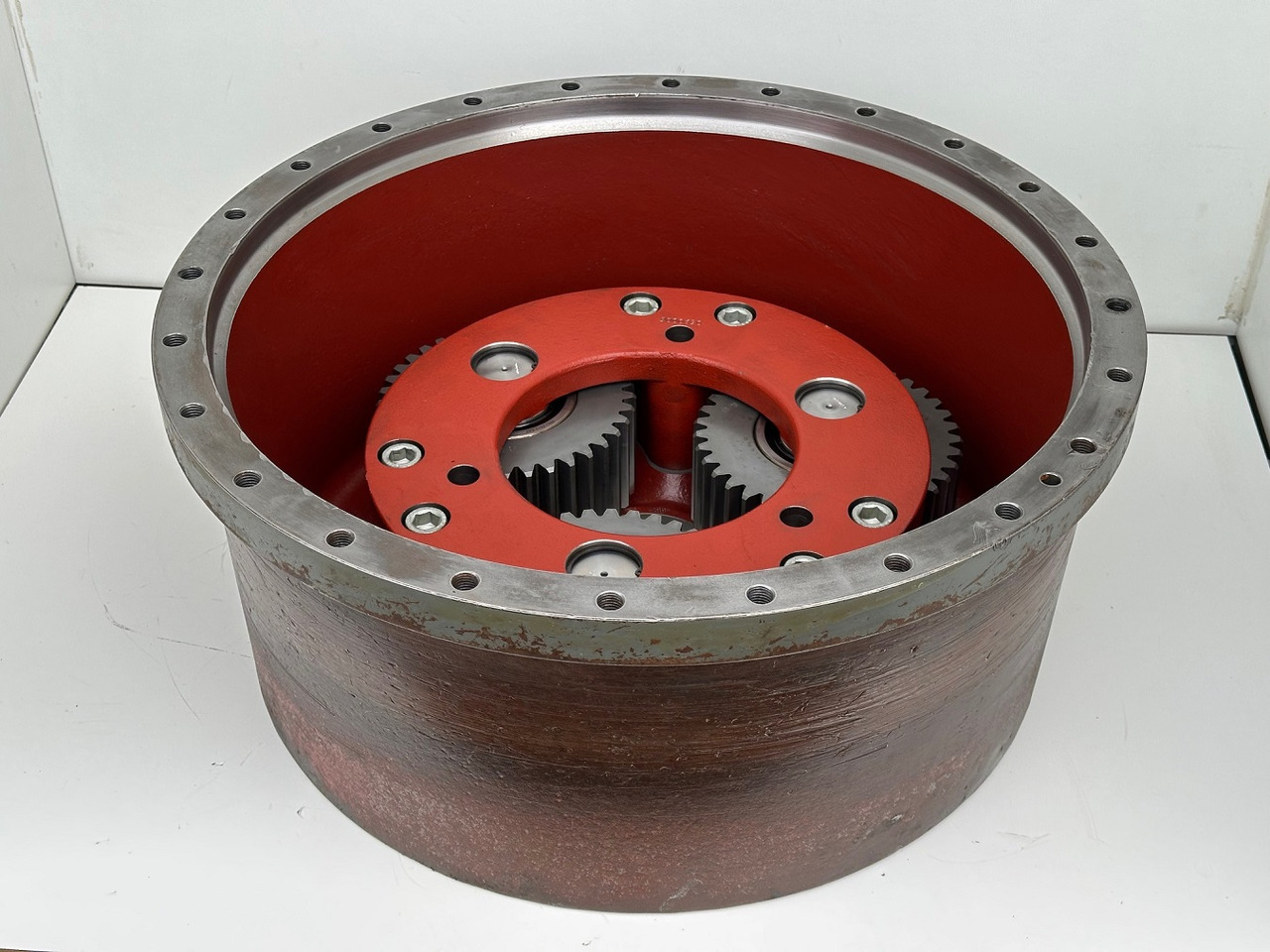 Liebherr Abtriebsglocke ID-Nr.90006899 mit Planetenrad ID-Nr.944428403. Typ:FAT500F522-FAT500F528-FAT500F529-FAT500F559. Typ:PR73605LGP,PR73605XL,PR7363AL,PR7364FLGP,PR736LGP,PR736XL. #90006899.31.07# - Moteur de translation pour Engins de chantier: photos 2 Liebherr Abtriebsglocke ID-Nr.90006899 mit Planetenrad ID-Nr.944428403. Typ:FAT500F522-FAT500F528-FAT500F529-FAT500F559. Typ:PR73605LGP,PR73605XL,PR7363AL,PR7364FLGP,PR736LGP,PR736XL. #90006899.31.07# - Moteur de translation pour Engins de chantier: photos 2