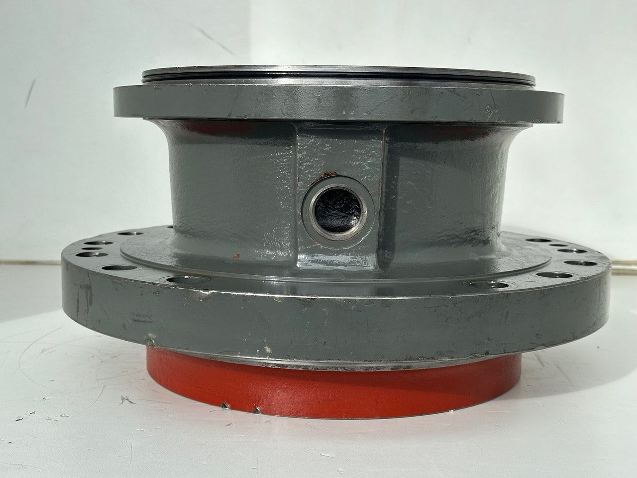 Liebherr Abtriebswellengehäuse ID-Nr.90208566 - Liebherr Kegelrollenlager ID-Nr.761001903. LH40, LH50, R926, R928, R930. #90208566.01342# - Moteur de rotation pour Engins de chantier: photos 1 Liebherr Abtriebswellengehäuse ID-Nr.90208566 - Liebherr Kegelrollenlager ID-Nr.761001903. LH40, LH50, R926, R928, R930. #90208566.01342# - Moteur de rotation pour Engins de chantier: photos 1