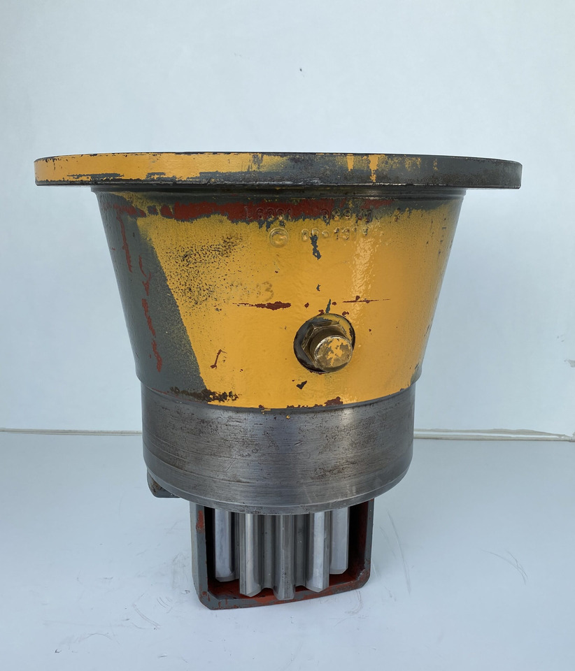 Liebherr Abtriebswellengehäuse ID-Nr.9441707 mit Abtriebswelle ID-Nr.9441713. SAT300/213 - SAT300/225 - SAT375/219. A900 C-LI, A944 B-LI, E942,LOS942,LOS944,P942,P944,R942,R944, R944B. #AB.1555# - Moteur de rotation pour Engins de chantier: photos 2 Liebherr Abtriebswellengehäuse ID-Nr.9441707 mit Abtriebswelle ID-Nr.9441713. SAT300/213 - SAT300/225 - SAT375/219. A900 C-LI, A944 B-LI, E942,LOS942,LOS944,P942,P944,R942,R944, R944B. #AB.1555# - Moteur de rotation pour Engins de chantier: photos 2