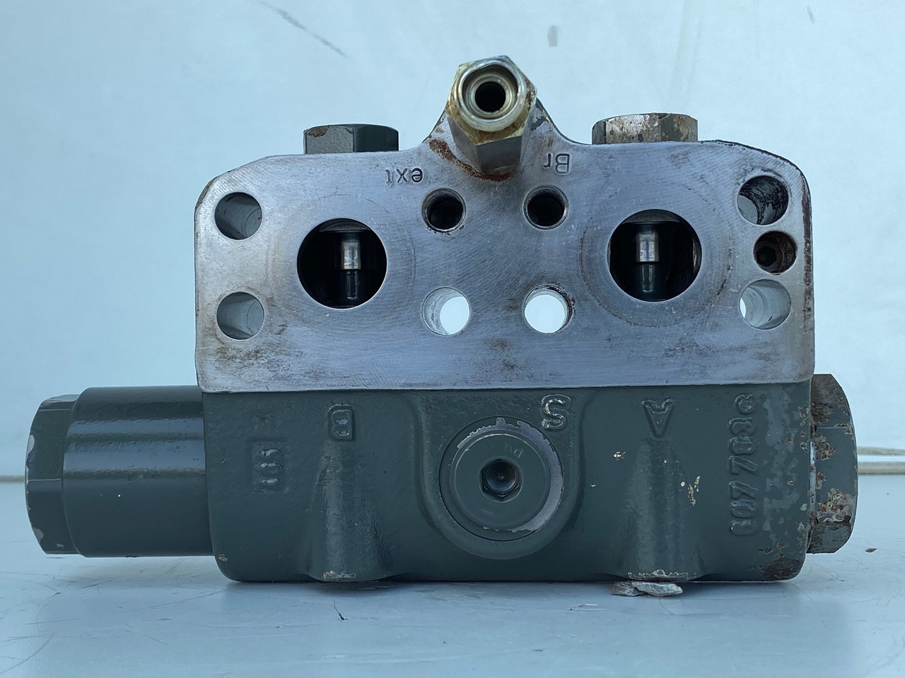 Liebherr Bremsventil ID-Nr.10471957. LOS914, LOS924, R902, R904, R912, R914, R922, R924, R924 COMP, R924 COMPA. #STM20.05## - Moteur de translation pour Pelle sur chenille: photos 4 Liebherr Bremsventil ID-Nr.10471957. LOS914, LOS924, R902, R904, R912, R914, R922, R924, R924 COMP, R924 COMPA. #STM20.05## - Moteur de translation pour Pelle sur chenille: photos 4