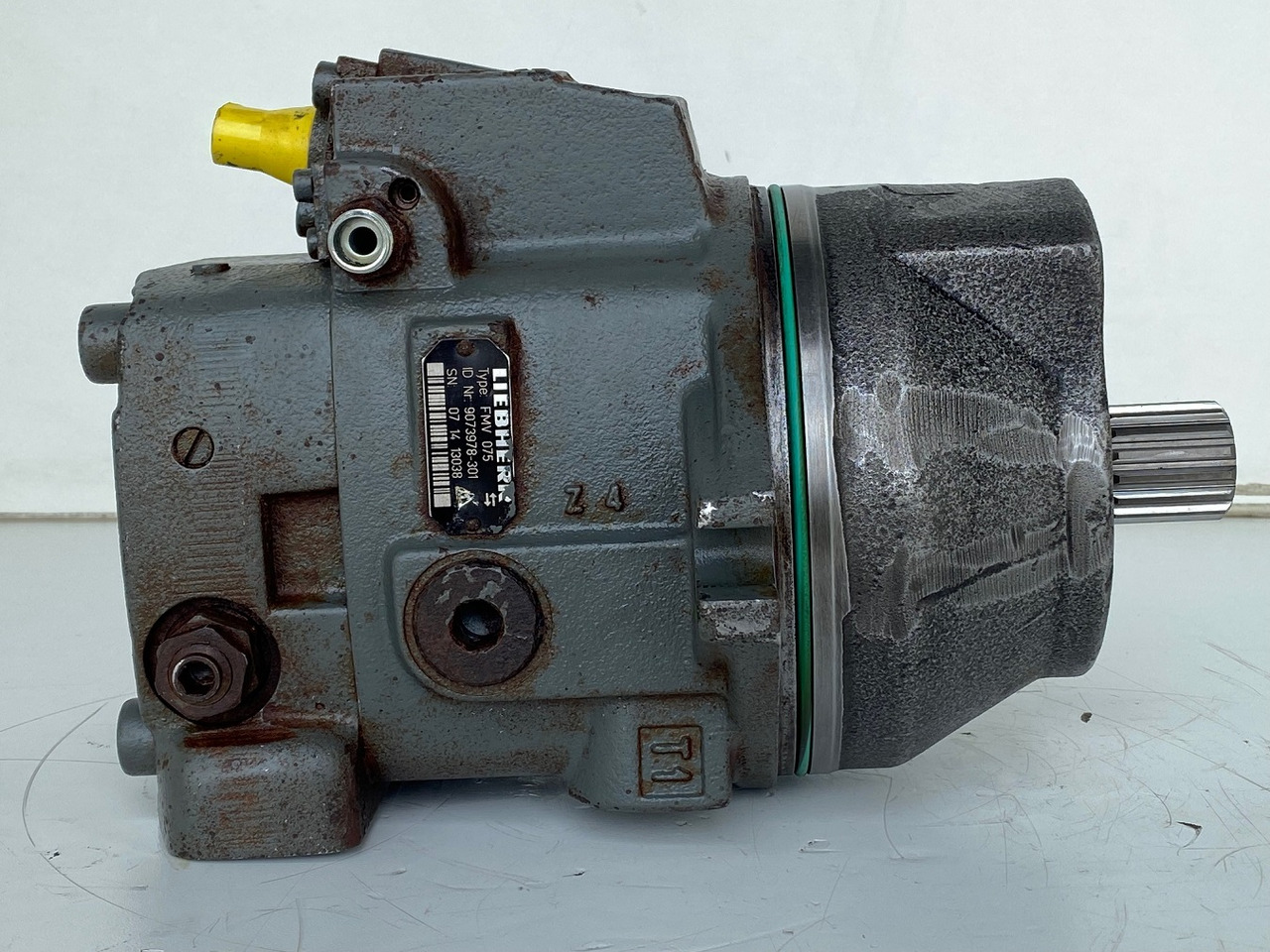 Liebherr Hydraulikeinbaumotor FMV075, ID-Nr.9073978. LOS914, LOS924, R902, R904, R912, R914, R922, R924, R924 COMP, R924 COMPA. #13038# - Moteur hydraulique pour Pelle sur chenille: photos 3 Liebherr Hydraulikeinbaumotor FMV075, ID-Nr.9073978. LOS914, LOS924, R902, R904, R912, R914, R922, R924, R924 COMP, R924 COMPA. #13038# - Moteur hydraulique pour Pelle sur chenille: photos 3