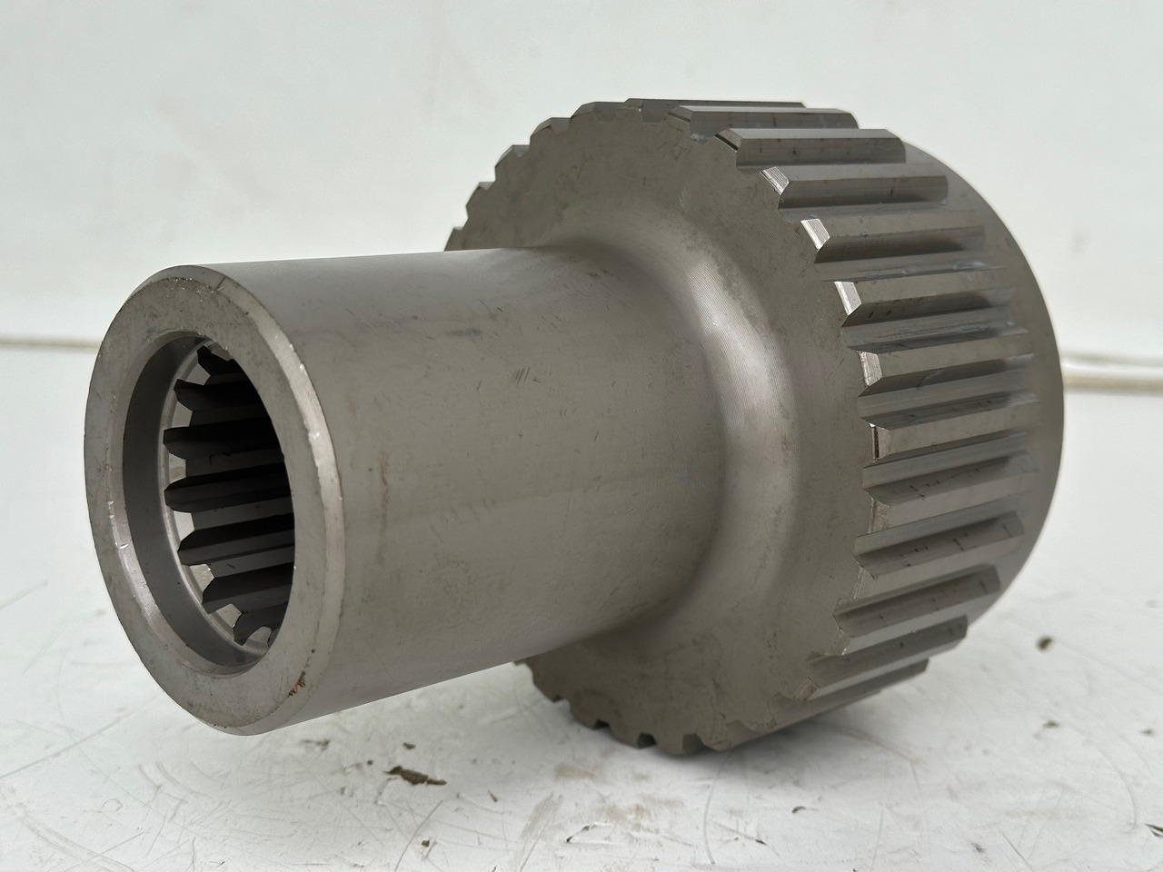 Liebherr Lamellenträger ID-Nr.90218052. FAT500F522, FAT500F528, FAT500F529, FAT500F559. PR73605, PR7363, PR7364. #90218052.02# - Pièces de train de roulement pour Engins de chantier: photos 3 Liebherr Lamellenträger ID-Nr.90218052. FAT500F522, FAT500F528, FAT500F529, FAT500F559. PR73605, PR7363, PR7364. #90218052.02# - Pièces de train de roulement pour Engins de chantier: photos 3