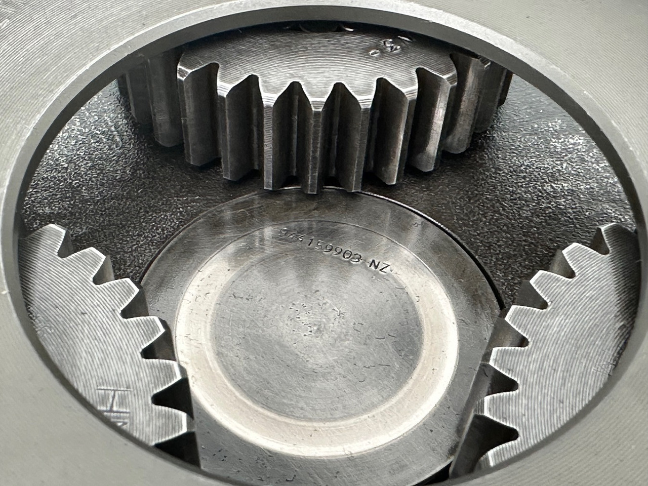 Moteur de rotation pour Pelle Liebherr Lamellenträger ID-Nr.944179403 mit Planetenträger ID-Nr.944178303 und Planetenrad ID-Nr.944177903.  SAT200/277.  #PL.P.LA.GH#: photos 9