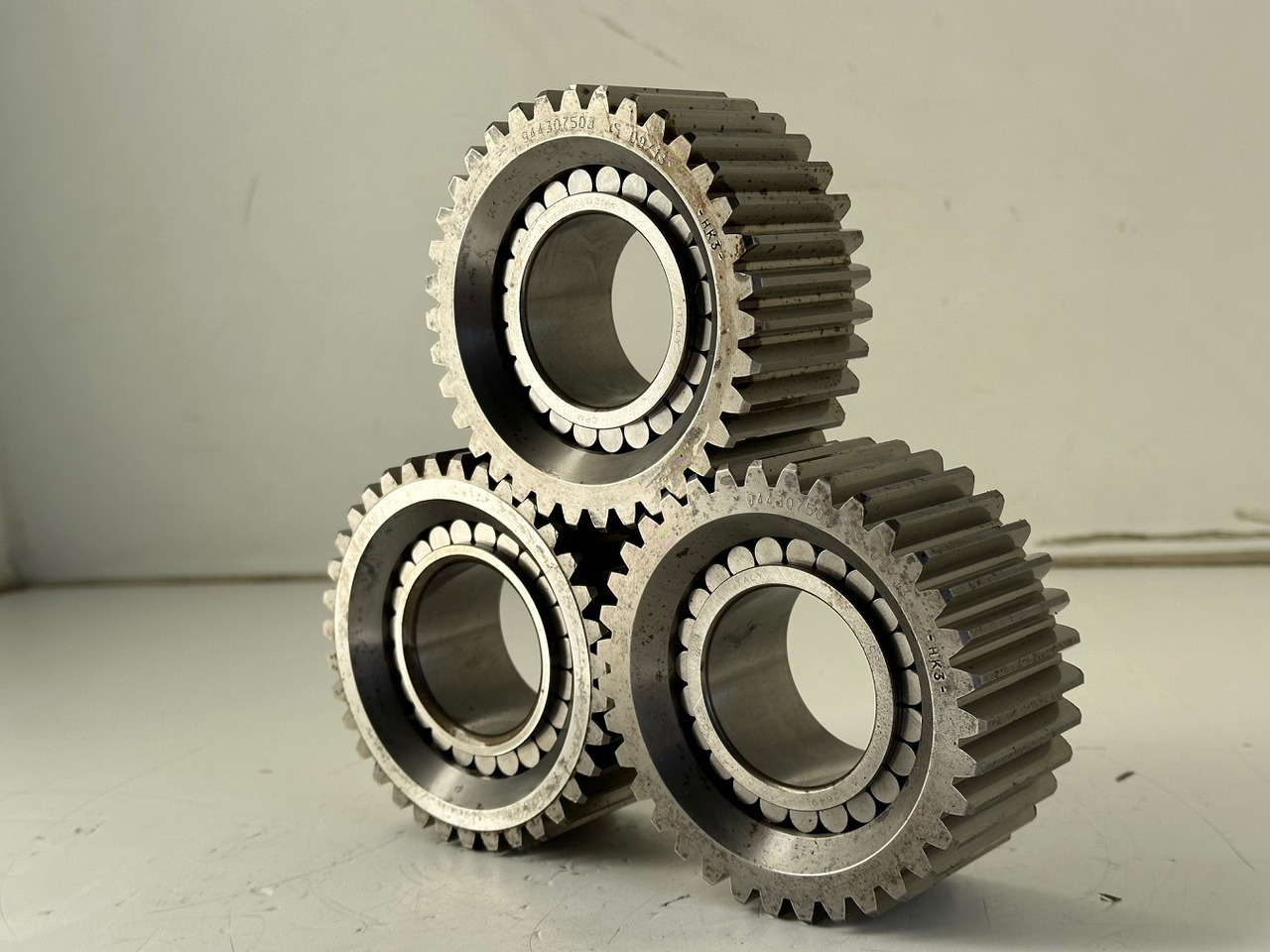 Liebherr Planetenrad ID-Nr.9443074 - ID-Nr.944307403 - ID-Nr.90208594 mit Zylinderrollenlager ID-Nr.7610032 - ID-Nr.761003203. #944307503.18.12# - Moteur de rotation pour Engins de chantier: photos 2 Liebherr Planetenrad ID-Nr.9443074 - ID-Nr.944307403 - ID-Nr.90208594 mit Zylinderrollenlager ID-Nr.7610032 - ID-Nr.761003203. #944307503.18.12# - Moteur de rotation pour Engins de chantier: photos 2