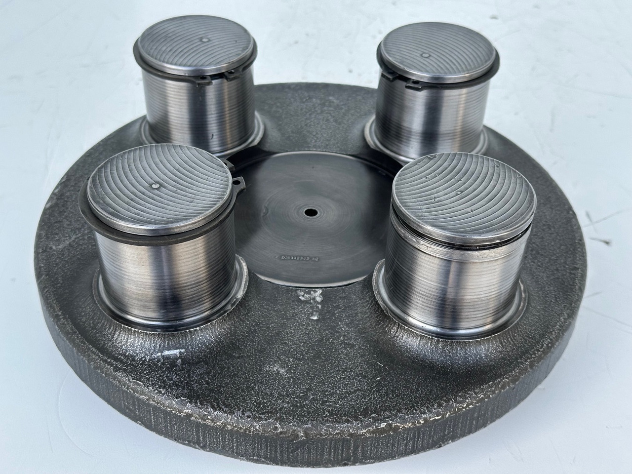 Liebherr Planetenträger ID-Nr.90006116. SAT325/274 - SAT325/294. R936, R940, R946, R950, RZG390. #90006116.FR.40254# - Moteur de rotation pour Pelle sur chenille: photos 1 Liebherr Planetenträger ID-Nr.90006116. SAT325/274 - SAT325/294. R936, R940, R946, R950, RZG390. #90006116.FR.40254# - Moteur de rotation pour Pelle sur chenille: photos 1