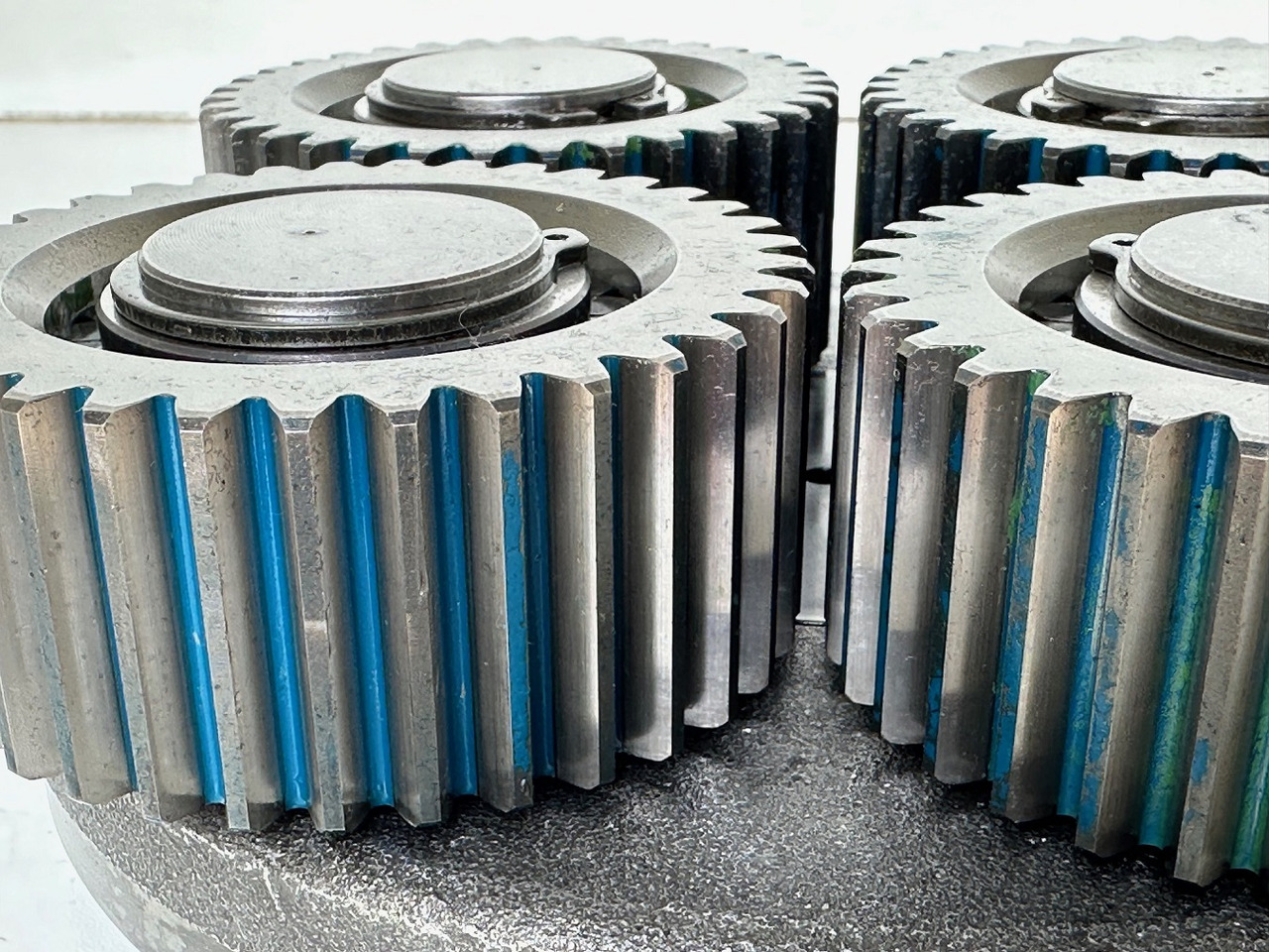 Moteur de rotation pour Engins de chantier Liebherr Planetenträger ID-Nr.944306303 mit Planetenrad ID-Nr.13472127. A914 B,A914 C,A924,LH30,LH35,A932,A934,P924 C,E932,P914,P924 COMP,R906,R914,R916,R924,R926,R932,R934,R944. #944306303.23.03#: photos 7 Moteur de rotation pour Engins de chantier Liebherr Planetenträger ID-Nr.944306303 mit Planetenrad ID-Nr.13472127. A914 B,A914 C,A924,LH30,LH35,A932,A934,P924 C,E932,P914,P924 COMP,R906,R914,R916,R924,R926,R932,R934,R944. #944306303.23.03#: photos 7