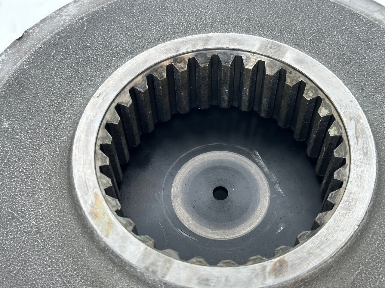 Moteur de rotation pour Engins de chantier Liebherr Planetenträger ID-Nr.944306303 mit Planetenrad ID-Nr.13472127. A914 B,A914 C,A924,LH30,LH35,A932,A934,P924 C,E932,P914,P924 COMP,R906,R914,R916,R924,R926,R932,R934,R944. #944306303.23.03#: photos 10 Moteur de rotation pour Engins de chantier Liebherr Planetenträger ID-Nr.944306303 mit Planetenrad ID-Nr.13472127. A914 B,A914 C,A924,LH30,LH35,A932,A934,P924 C,E932,P914,P924 COMP,R906,R914,R916,R924,R926,R932,R934,R944. #944306303.23.03#: photos 10