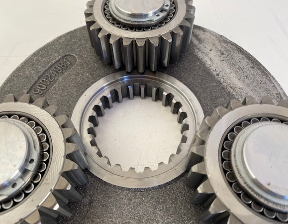 Moteur de translation pour Pelle sur chenille Liebherr Planetenträger and Planetenrad ID-Nr.90024981 - ID-Nr.90024983.  FAT325P113, FAT325P115, FAT325P119.: photos 7