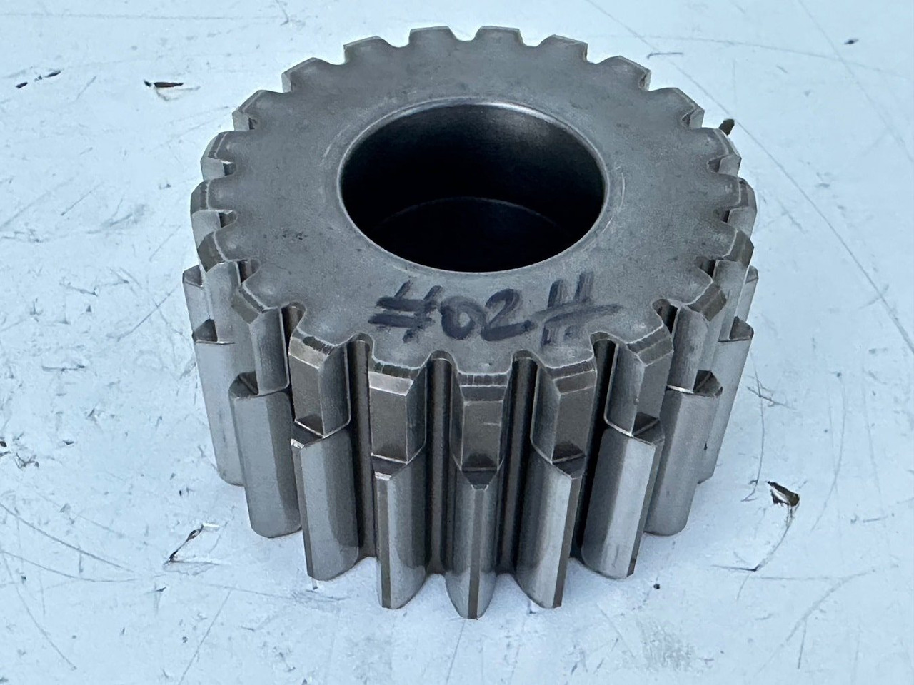 Liebherr Sonnenrad ID-Nr.90002821. FAT400P112, FAT400P130, FAT400P139. R926, R928, R930, R934, R936, R938, R940, R944, R946, R950 T. #02.51139# - Moteur de translation pour Engins de chantier: photos 1 Liebherr Sonnenrad ID-Nr.90002821. FAT400P112, FAT400P130, FAT400P139. R926, R928, R930, R934, R936, R938, R940, R944, R946, R950 T. #02.51139# - Moteur de translation pour Engins de chantier: photos 1