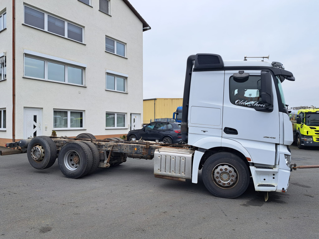 Mercedes Benz Actros 2545 L 6x2 Motorschaden(Nr. 5785) - Châssis cabine: photos 1 Mercedes Benz Actros 2545 L 6x2 Motorschaden(Nr. 5785) - Châssis cabine: photos 1