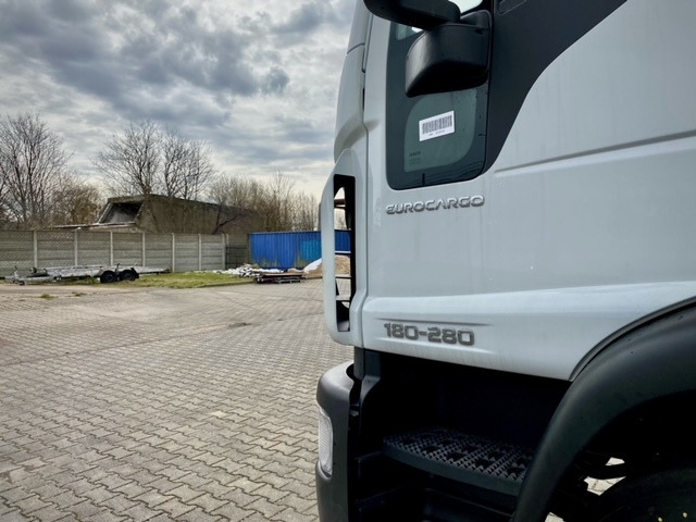 IVECO Eurocargo + hooklift KING HZ-10R - Véhicule de voirie/ Spécial: photos 3 IVECO Eurocargo + hooklift KING HZ-10R - Véhicule de voirie/ Spécial: photos 3