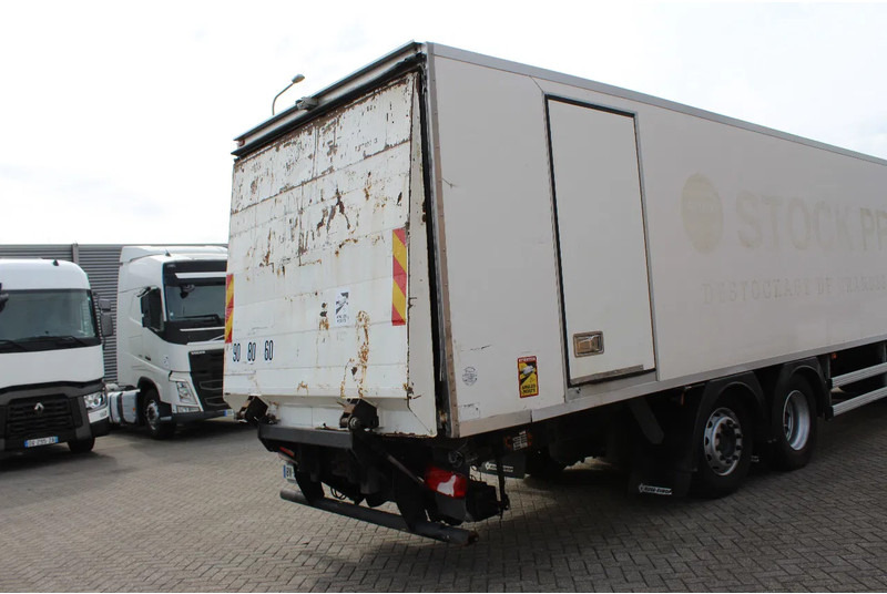 Scania P320 * EURO5 * 6X2 * CARRIER SUPRA 750 * MANUAL * - Camion frigorifique: photos 5 Scania P320 * EURO5 * 6X2 * CARRIER SUPRA 750 * MANUAL * - Camion frigorifique: photos 5