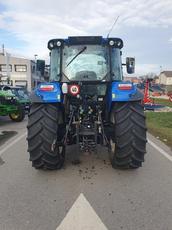 New Holland T 5.115 - Tracteur agricole: photos 2 New Holland T 5.115 - Tracteur agricole: photos 2
