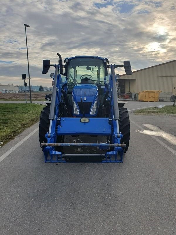 New Holland T 5.115 - Tracteur agricole: photos 3 New Holland T 5.115 - Tracteur agricole: photos 3
