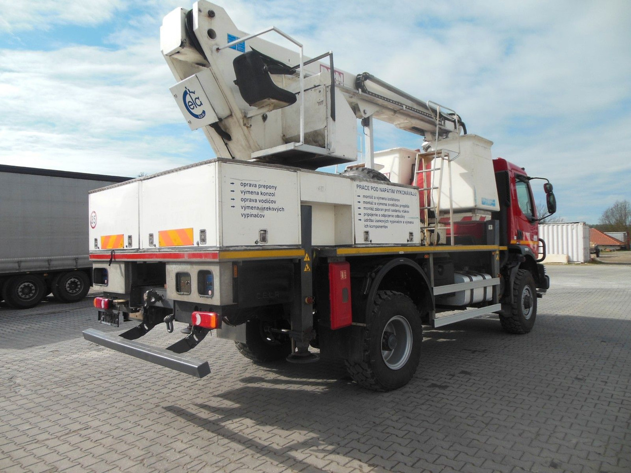 Renault MIDLUM 220.14,4X4,HUBARBEITBÜHNE 16,5M, ISOLIERT - Camion avec nacelle: photos 3 Renault MIDLUM 220.14,4X4,HUBARBEITBÜHNE 16,5M, ISOLIERT - Camion avec nacelle: photos 3
